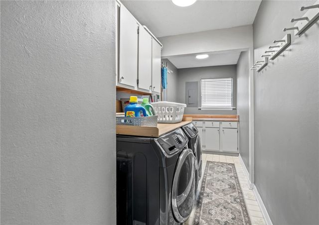 21636 Seminole Court, Siloam Springs, AR 72761