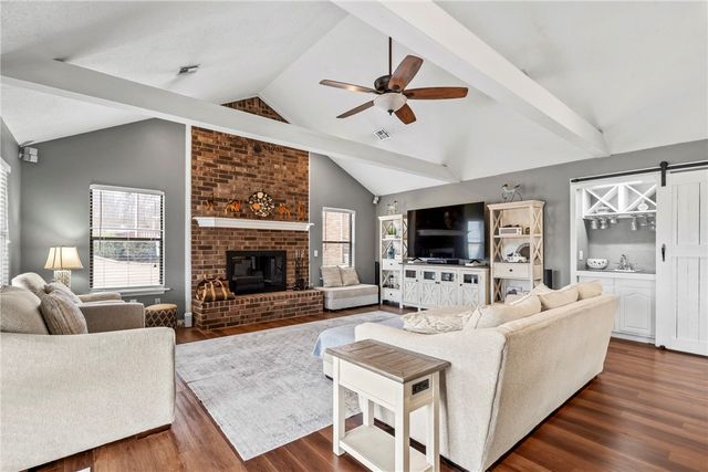 21636 Seminole Court, Siloam Springs, AR 72761