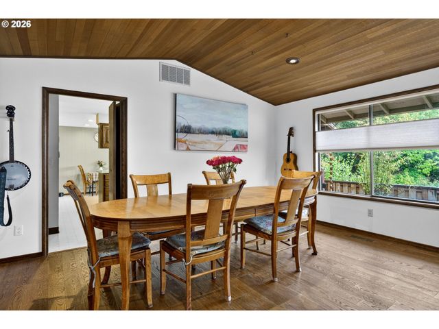4654 Sw FLOWER Pl, Portland, OR 97221