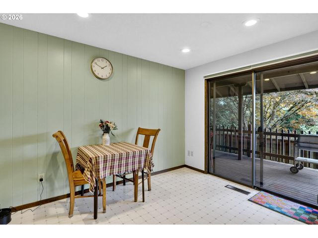 4654 Sw FLOWER Pl, Portland, OR 97221