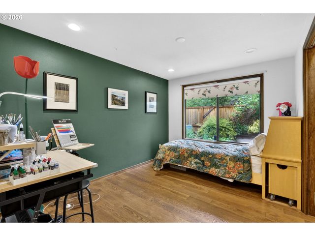 4654 Sw FLOWER Pl, Portland, OR 97221