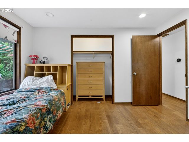 4654 Sw FLOWER Pl, Portland, OR 97221