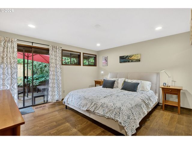 4654 Sw FLOWER Pl, Portland, OR 97221