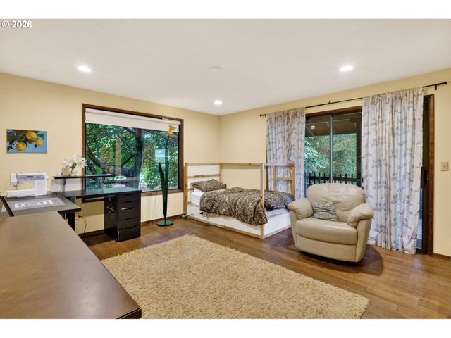 4654 Sw FLOWER Pl, Portland, OR 97221