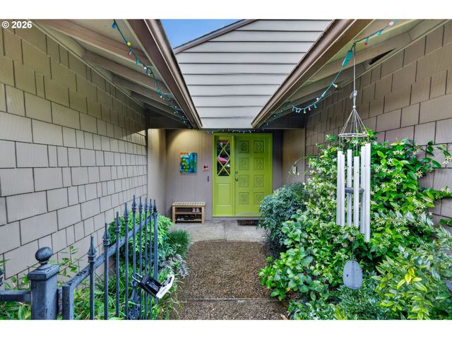 4654 Sw FLOWER Pl, Portland, OR 97221