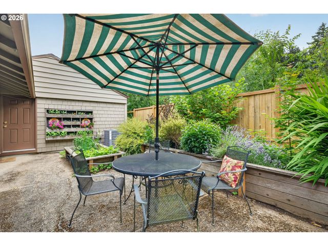 4654 Sw FLOWER Pl, Portland, OR 97221