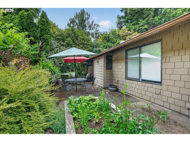 4654 Sw FLOWER Pl, Portland, OR 97221