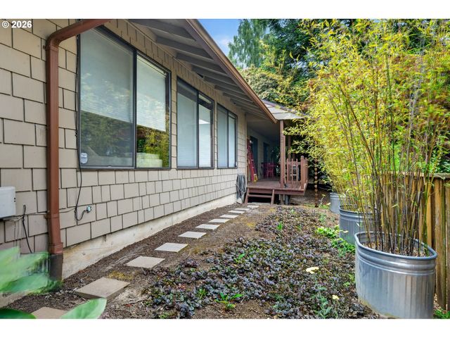 4654 Sw FLOWER Pl, Portland, OR 97221