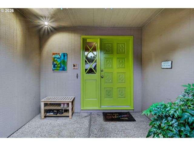 4654 Sw FLOWER Pl, Portland, OR 97221