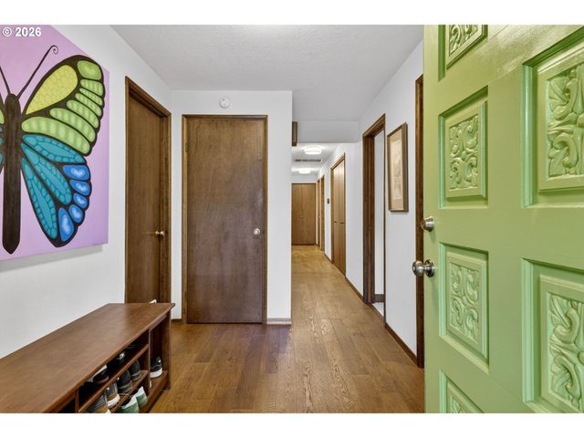 4654 Sw FLOWER Pl, Portland, OR 97221