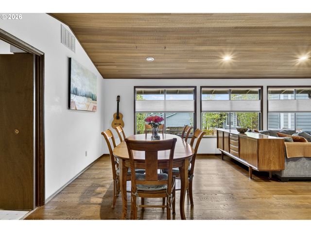 4654 Sw FLOWER Pl, Portland, OR 97221