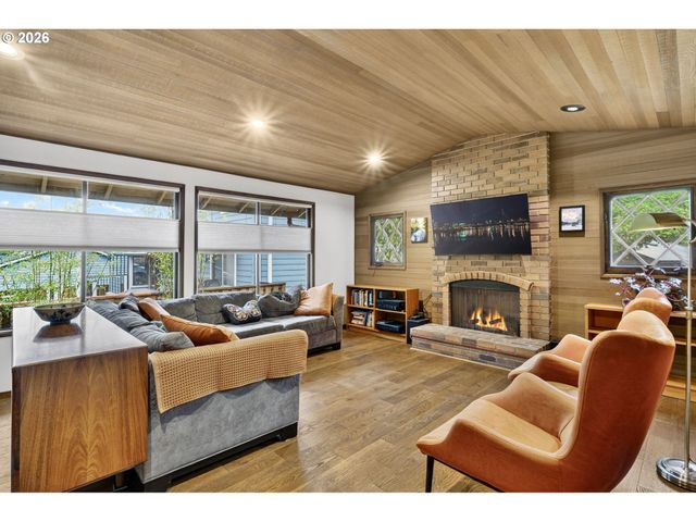 4654 Sw FLOWER Pl, Portland, OR 97221