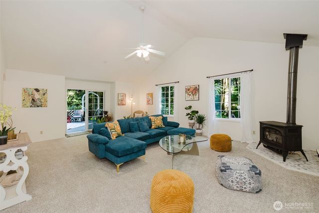 7215 NE Dolphin Drive, Bainbridge Island, WA 98110