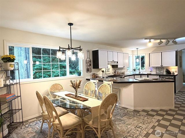 7215 NE Dolphin Drive, Bainbridge Island, WA 98110