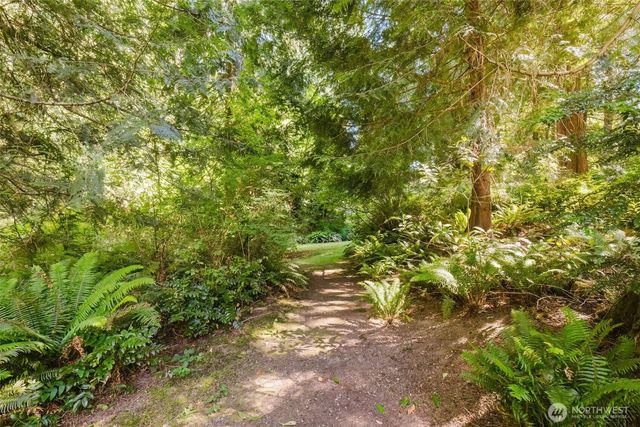 7215 NE Dolphin Drive, Bainbridge Island, WA 98110