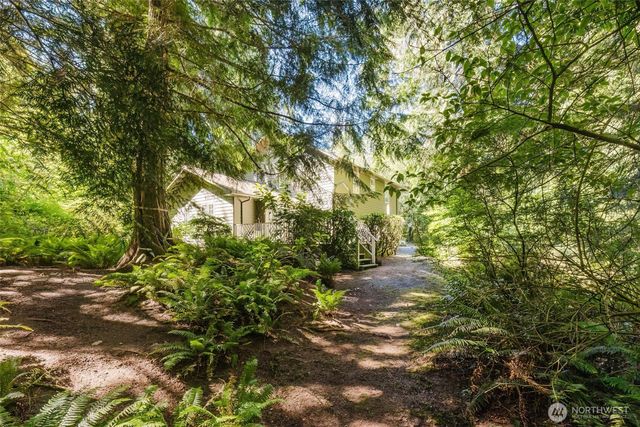 7215 NE Dolphin Drive, Bainbridge Island, WA 98110