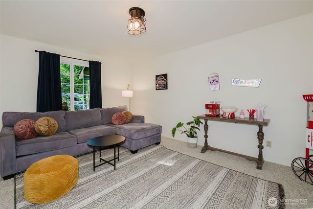 7215 NE Dolphin Drive, Bainbridge Island, WA 98110