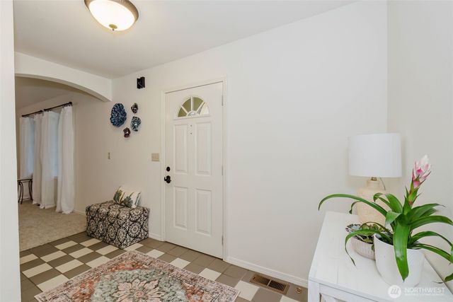 7215 NE Dolphin Drive, Bainbridge Island, WA 98110