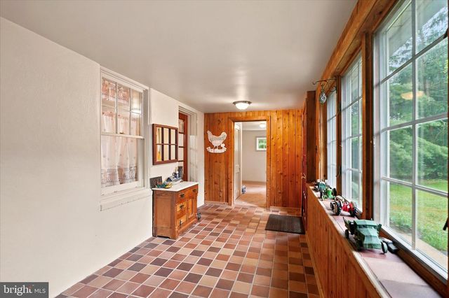 1933 DETWILER RD, Harleysville, PA 19438