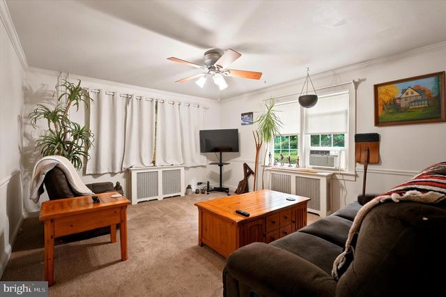1933 DETWILER RD, Harleysville, PA 19438