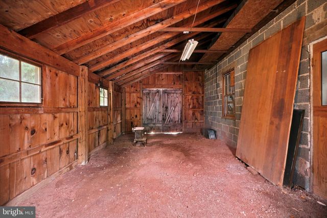 1933 DETWILER RD, Harleysville, PA 19438