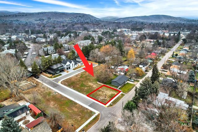 3002 N Water Run Ln, Boise, ID 83703