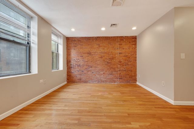 65 Hemenway St 6, Boston, MA 02115