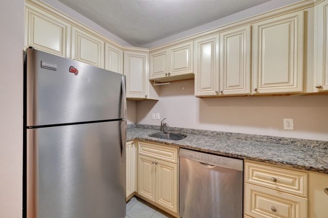 65 Hemenway St 6, Boston, MA 02115
