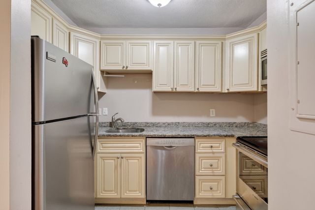 65 Hemenway St 6, Boston, MA 02115