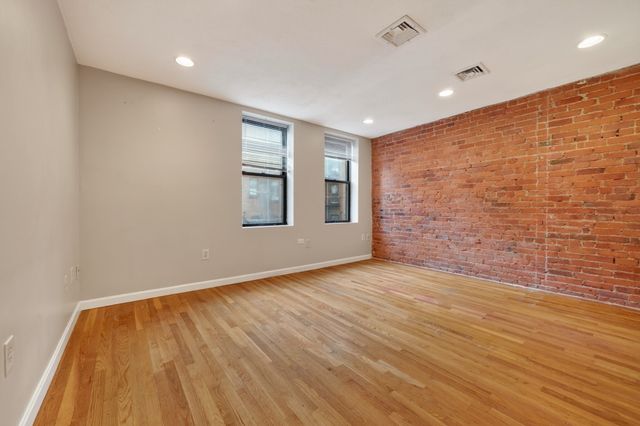 65 Hemenway St 6, Boston, MA 02115