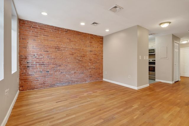 65 Hemenway St 6, Boston, MA 02115