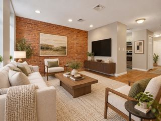 65 Hemenway St 6, Boston, MA 02115
