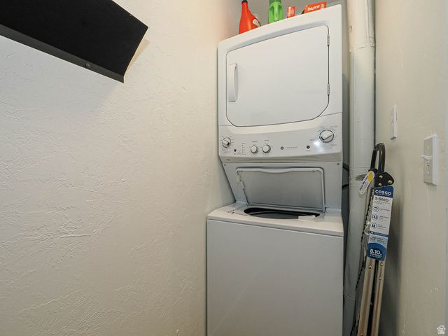 620 W 2ND AVE, Midvale, UT 84047