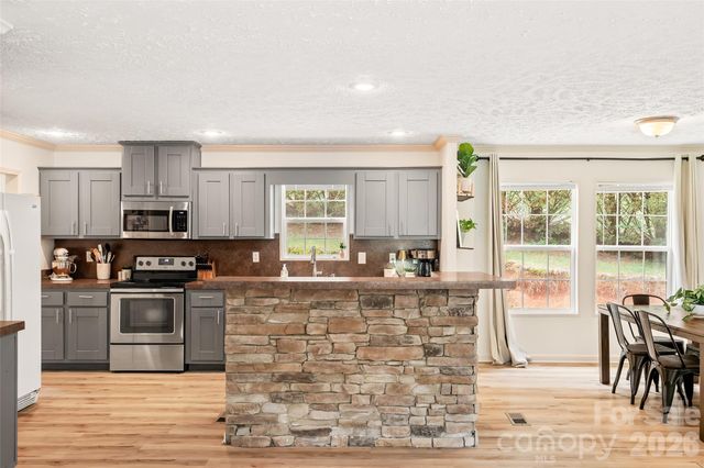 11 Misty Lane, Candler, NC 28715