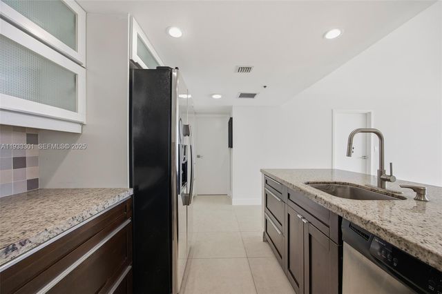 7601 E Treasure Dr 1119, North Bay Village, FL 33141