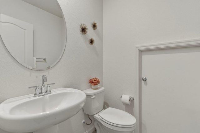 1131 Julia Circle, Hollister, CA 95023