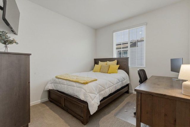 1131 Julia Circle, Hollister, CA 95023