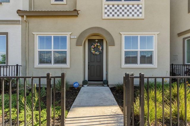 1131 Julia Circle, Hollister, CA 95023