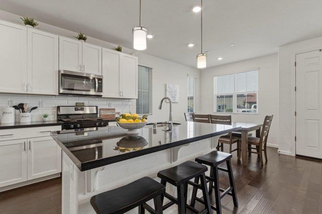 1131 Julia Circle, Hollister, CA 95023