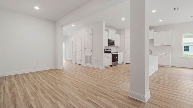122 E Gray Owl Drive, Freeport, FL 32439