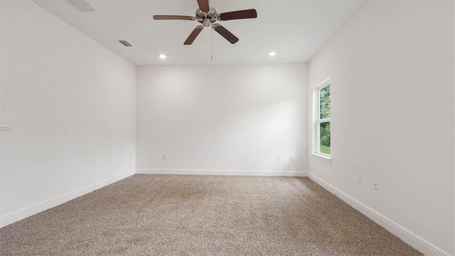 122 E Gray Owl Drive, Freeport, FL 32439