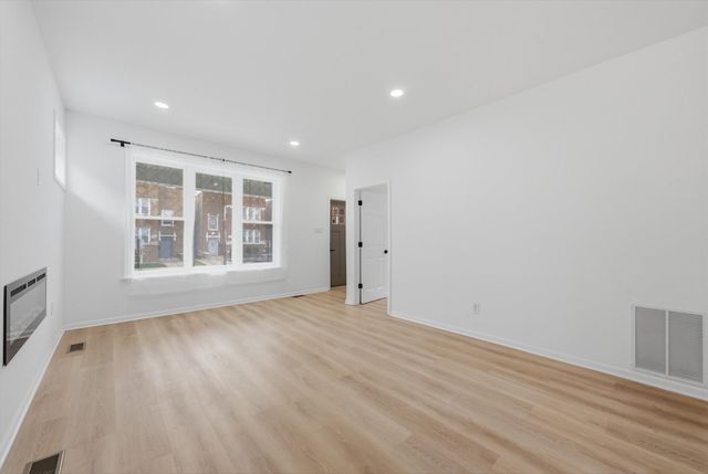 6029 S Artesian Avenue, Chicago, IL 60629
