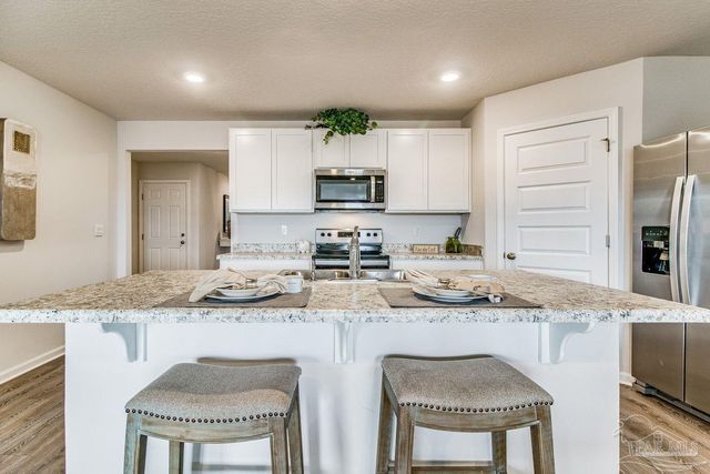 6508 Firefly Dr, Milton, FL 32583