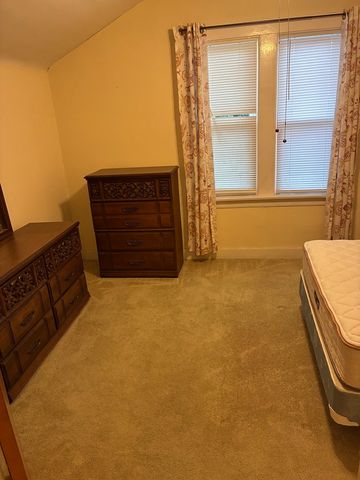 5452 W Warwick Avenue, Chicago, IL 60641