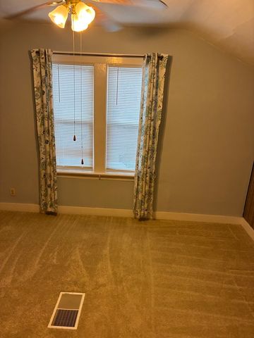 5452 W Warwick Avenue, Chicago, IL 60641