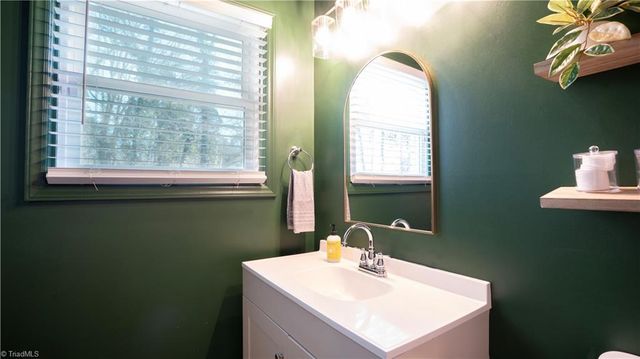 108 Monnell Drive, High Point, NC 27265