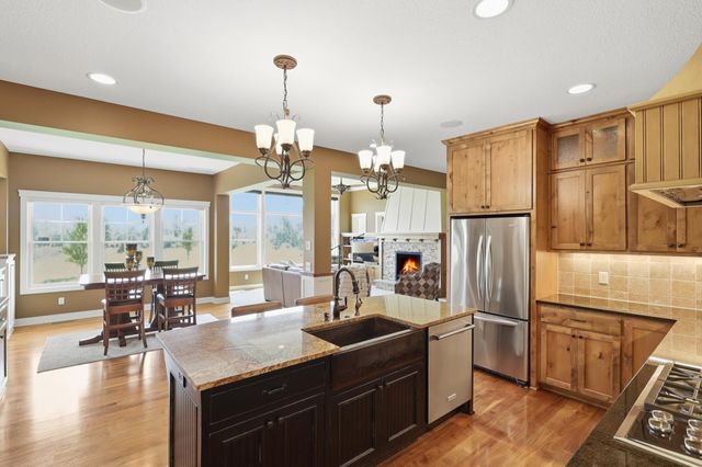 19475 Oak Grove Avenue, Prior Lake, MN 55372