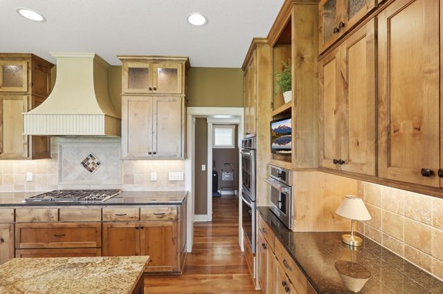 19475 Oak Grove Avenue, Prior Lake, MN 55372