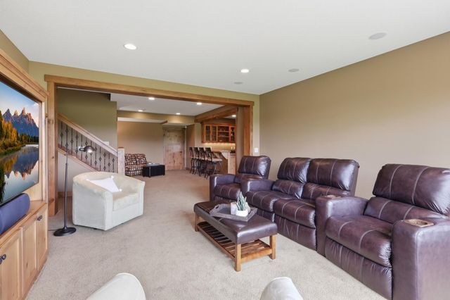 19475 Oak Grove Avenue, Prior Lake, MN 55372