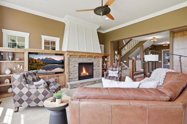 19475 Oak Grove Avenue, Prior Lake, MN 55372